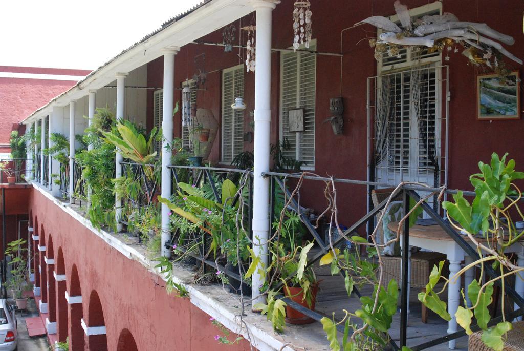 Charming Old World Apartment Bridgetown Ngoại thất bức ảnh